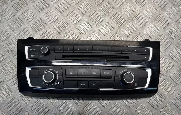 BMW 1 F20 F21 Climate control unit 9338772