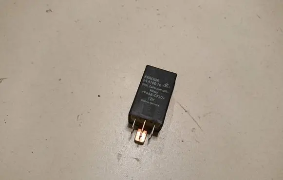 Volkswagen Golf IV Other relay 24410010