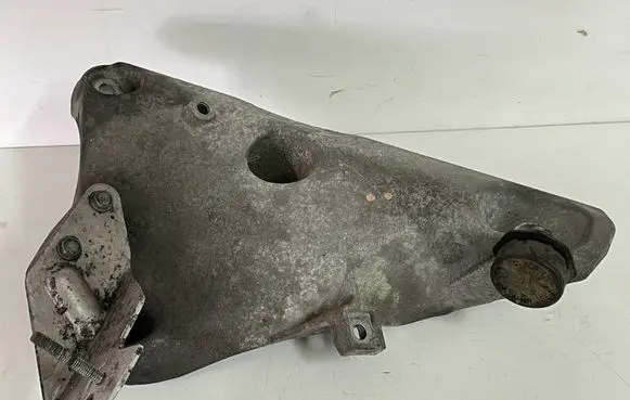 BMW X6 E71 Engine mounting bracket 6790021