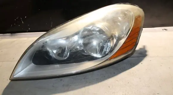 Volvo XC60 Headlight/headlamp 30763145