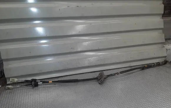 Hyundai i30 Gear shift cable linkage 