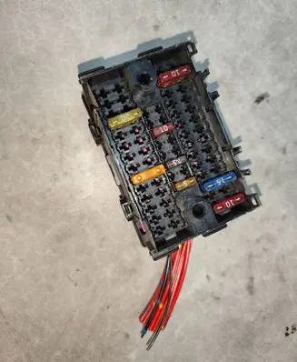 Volkswagen Transporter - Caravelle T5 Fuse module