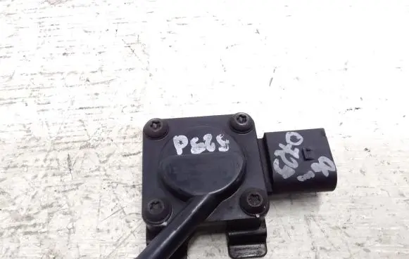 BMW 5 E60 E61 Exhaust gas pressure sensor 7789219