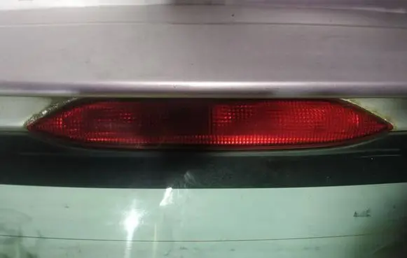 Mitsubishi Colt Third/center stoplight