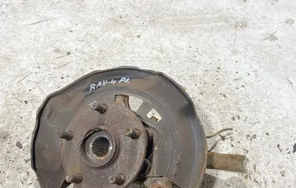 Toyota RAV 4 (XA30) Front wheel hub spindle knuckle