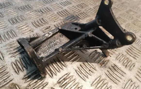 Smart ForTwo I Engine mounting bracket 0006321V002