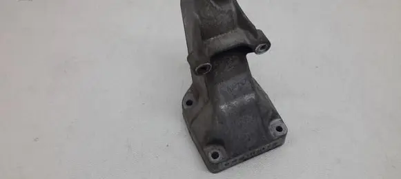 Mercedes-Benz C W203 Engine mounting bracket A6112230704