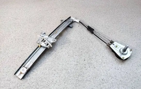 Mazda 626 Rear door manual window regulator 