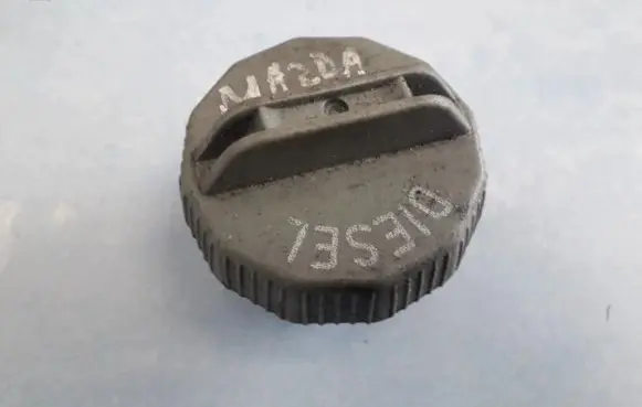 Mazda 323 Fuel tank filler cap 