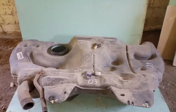 Renault Latitude (L70) Fuel tank 8201017973 8201017977