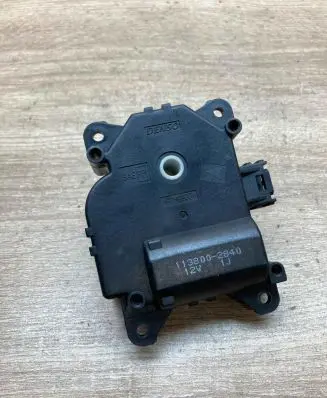 Toyota Auris 150 Air flap motor/actuator 1138002840