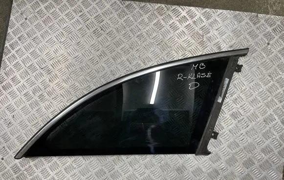 Mercedes-Benz R W251 Rear side window