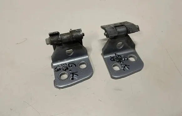 BMW X3 E83 Rear door hinge set 3402819 3402821