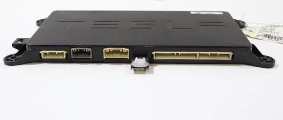 Tesla Model X Door control unit/module 1043900-10-D 104390010D 1043900