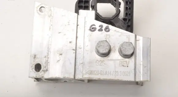 BMW i4 Radiator mount bracket 9498820