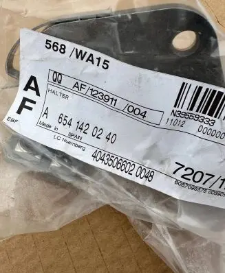 Mercedes-Benz Vito Viano W447 Engine mounting bracket A6541420240