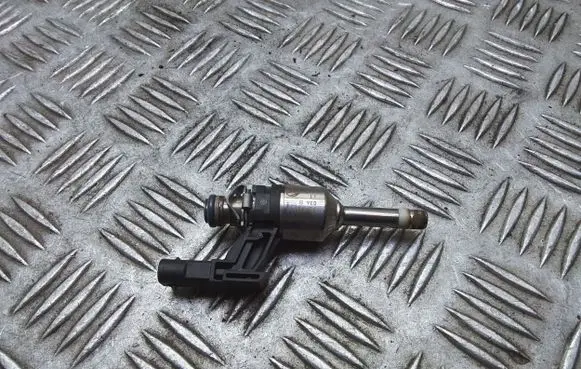 Volkswagen Golf VI Fuel injector 03F906036B IHP3082 03F906