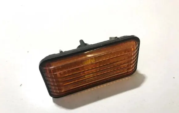 Volkswagen PASSAT B3 Front fender indicator light 357949117