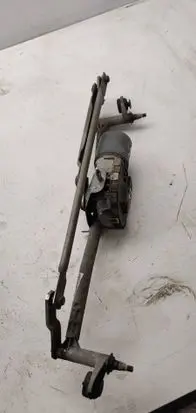 Front wiper linkage and motor