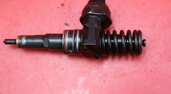 Skoda Superb B5 (3U) Fuel injector 038130073A