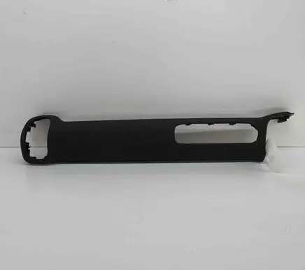 Dashboard glove box trim
