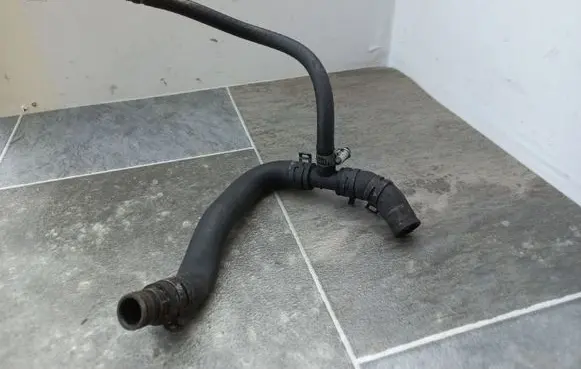 Audi A6 S6 C6 4F Engine coolant pipe/hose 059121078B