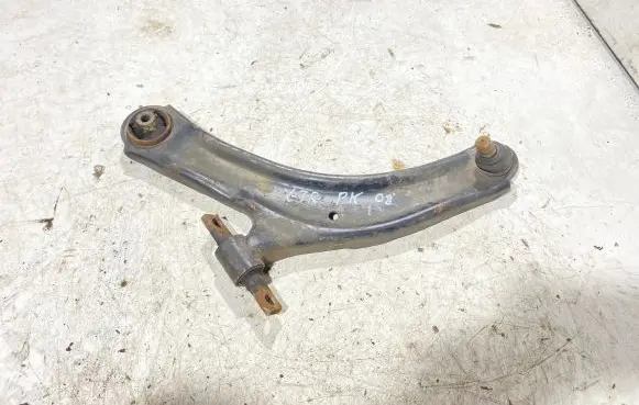 Nissan X-Trail T31 Front lower control arm/wishbone