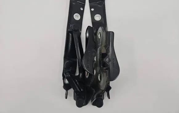 Dodge Challenger Engine bonnet/hood hinges 04589667AD 04589665AD