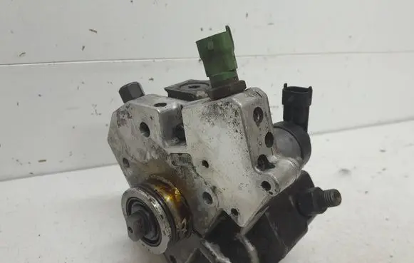 Volvo S80 Fuel injection high pressure pump 0445010111 30756125