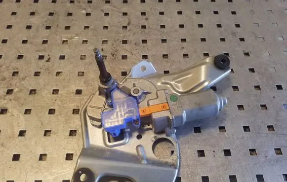 Subaru Outback Rear window wiper motor 034