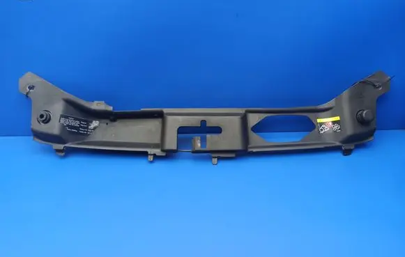 Engine bonnet/hood lock trim molding