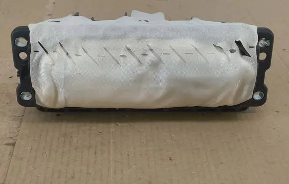Volkswagen Touran II Passenger airbag 34025680A 1T0880204E 1048324470495