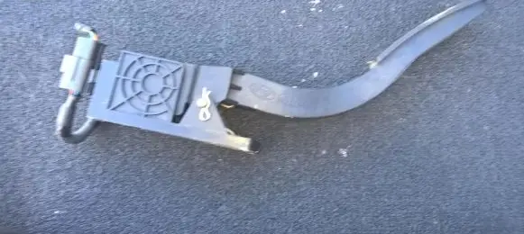 KIA Carens I Accelerator throttle pedal zgvkae481 zsdrh025