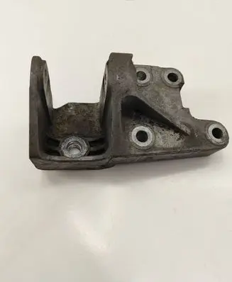 Peugeot 508 Engine mounting bracket 9677163980 86945E01