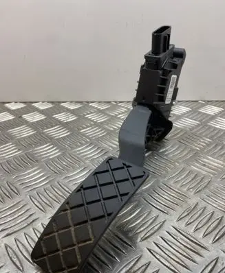 Volkswagen PASSAT B8 Accelerator throttle pedal 5Q1723503H