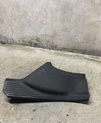 Nissan Qashqai J12 Rear sill trim cover 769b7