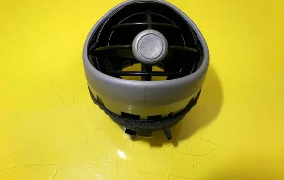 Smart ForFour I Dashboard side air vent grill/cover trim MR951841