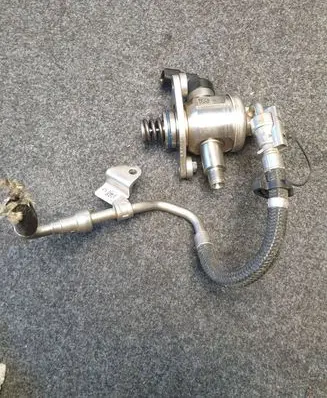 Chevrolet Camaro Fuel distributor 12647366 12659673