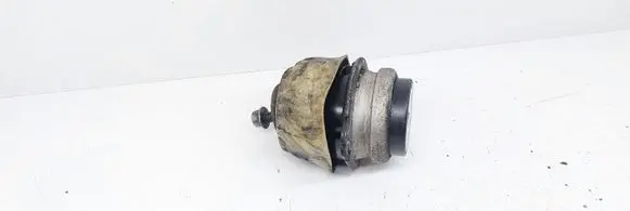 Volkswagen Touareg I Engine mount bracket 7L6199131