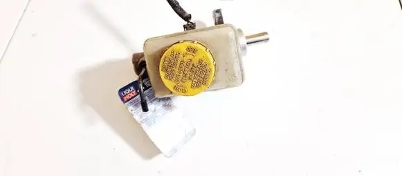 Subaru Legacy Brake fluid reservoir 