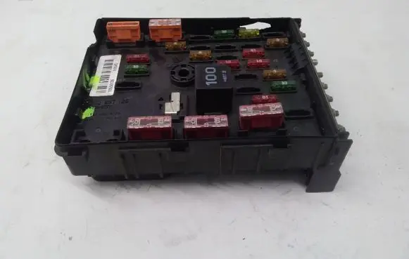 Volkswagen PASSAT B6 Fuse module 3C0937125 63592777 10550136