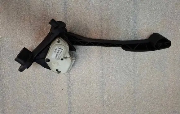 Volvo S80 Accelerator throttle pedal 30636003 6PV00853700 6DV82051101