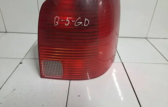 Volkswagen PASSAT B5 Rear/tail lights 393366
