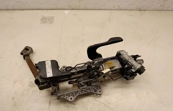 Volkswagen PASSAT B6 Steering wheel axle 532427