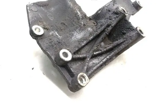 KIA Sorento A/C compressor mount bracket