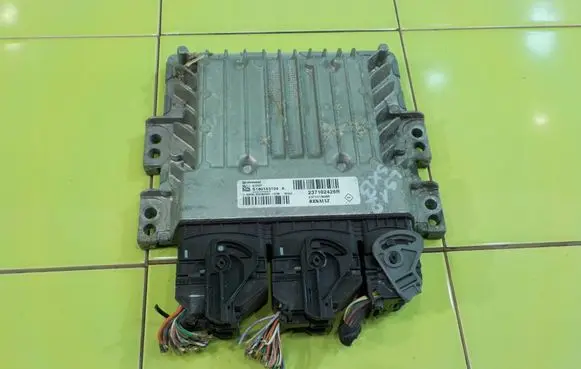 Renault Megane III Engine control unit/module 237102426R