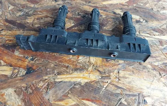 Opel Corsa C High voltage ignition coil 0221503014