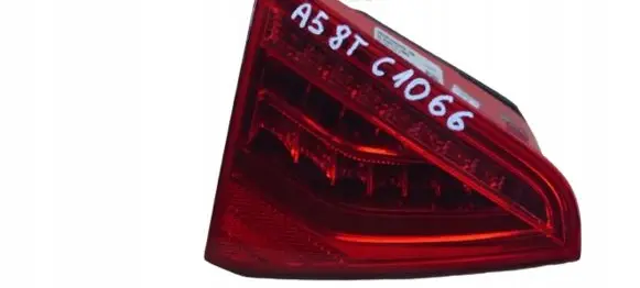 Audi A5 8T 8F Tailgate rear/tail lights 8T0945093C