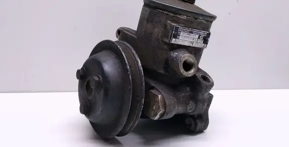 Mercedes-Benz C W203 Power steering pump 7671900406 1272591