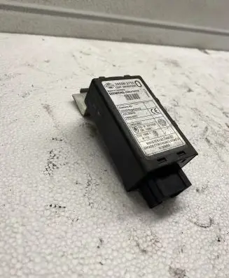 Nissan X-Trail T30 Door central lock control unit/module 285963Y50